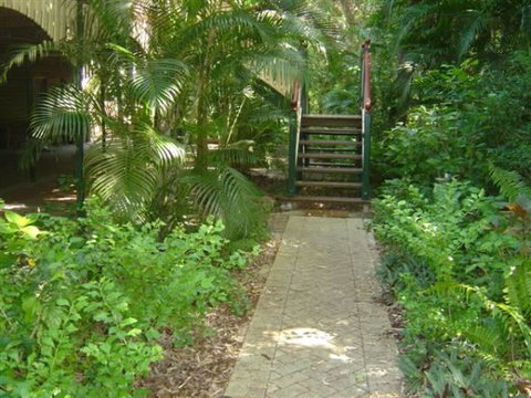 Appian Beach House - Holiday Cairns 3