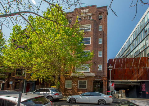 Apt - Sunny With Views - Holiday Cairns 2