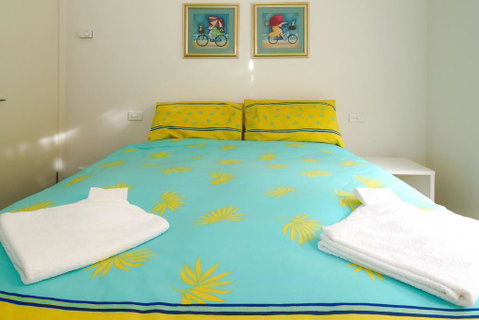 Aqua Luna - Holiday Cairns 1