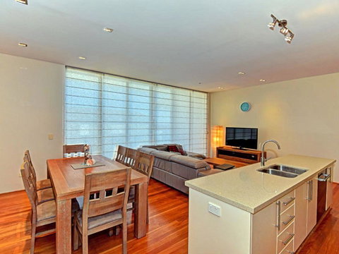 Aqua Viva 2 - Holiday Cairns 1