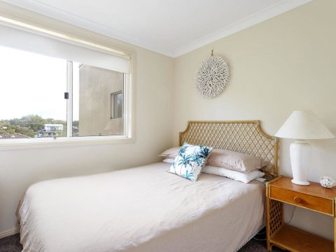 Aquarius Apartment 9 - Holiday Cairns 3