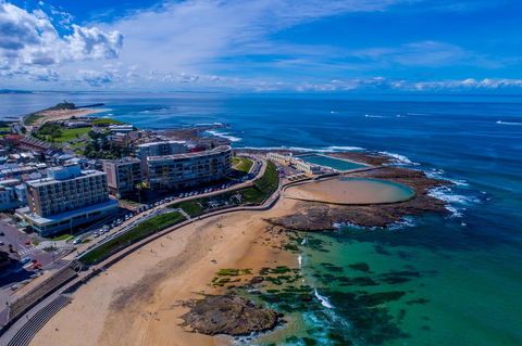 Arena On The Beach - Holiday Cairns 2