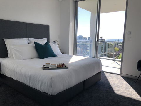 Argo Apartments - Holiday Cairns 1
