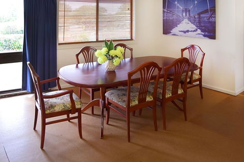 Armidale Motel - Holiday Cairns 2