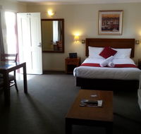 Armidale Pines Motel - Holiday Cairns