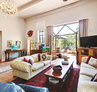 Arty Warehouse Apartment - stroll to South beach - Holiday Cairns