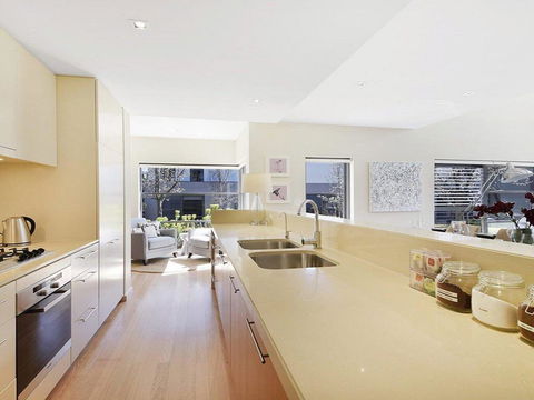 Arum 4, Heritage Park - Contemporary & Timeless - Holiday Cairns 3