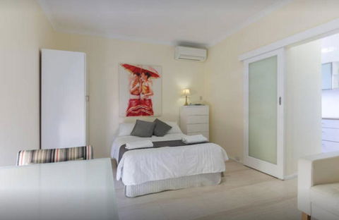 M102 West Perth Studio Apartment Near Kings Park - Holiday Cairns 1