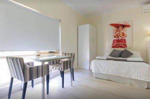 M102 West Perth Studio Apartment Near Kings Park - Holiday Cairns 2