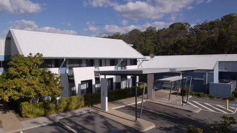 Manly Marina Cove Motel - Holiday Cairns 2