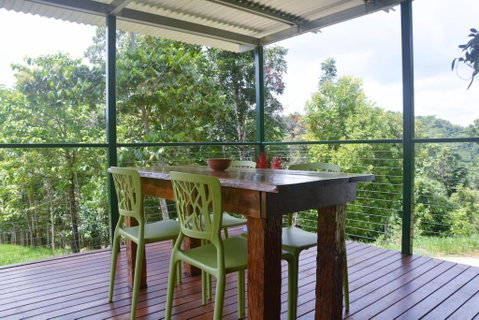 Mena Creek Flower House - Holiday Cairns 0