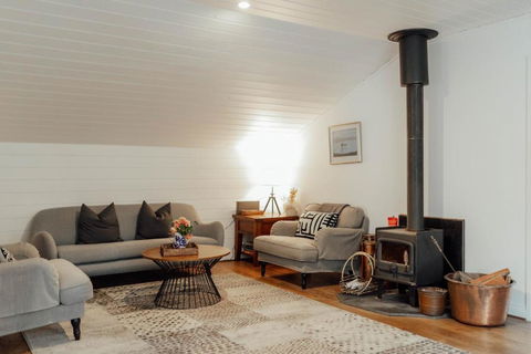 MARYBANK ESTATE - BARN LOFT - Holiday Cairns 0