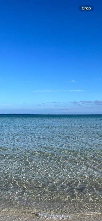 Mcrae Retro Beach House ! - Holiday Cairns 1