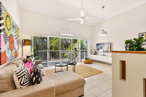 Melaleuca Hideaway - Beach Pool Free Parking - Holiday Cairns 1