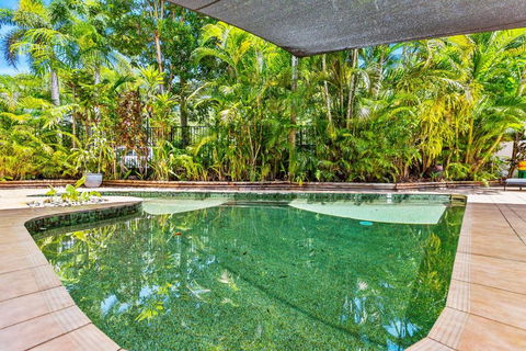 Melaleuca Hideaway - Beach Pool Free Parking - Holiday Cairns 3