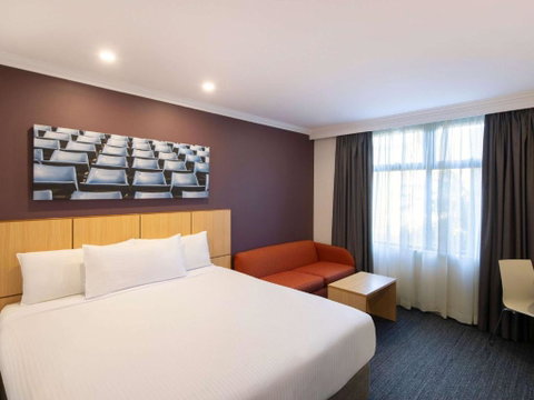 Mercure Sydney Blacktown - Holiday Cairns 3