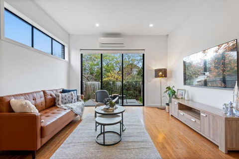 Modern 2-Bed Home In Brunswick With Courtyard - Holiday Cairns 0