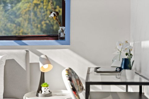 Modern Single Room - Nearby Stations & Eateries - Shared Bathroom - Holiday Cairns 2