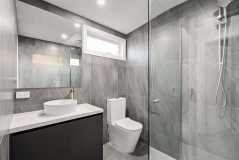 Modern Stylish Home - Walk To Beach - Holiday Cairns 2