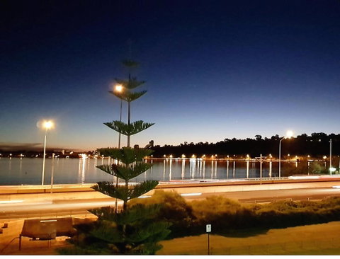 Moon River, South Perth - Holiday Cairns 1