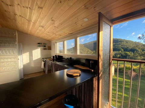 Misty Mountain Cottage At Krambach - Holiday Cairns 0