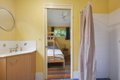 Moreton Island Retreat - Holiday Cairns 2