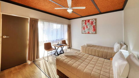 Motel Meneres - Holiday Cairns 3