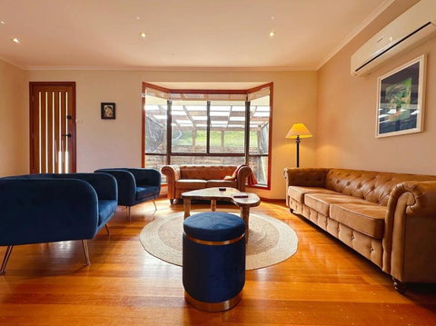 Mountains And Treetops Retreat - Nature Getaway - Holiday Cairns 1