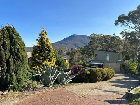 Mountains And Treetops Retreat - Nature Getaway - Holiday Cairns 0