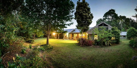 Mt Glorious Getaways - Holiday Cairns 1
