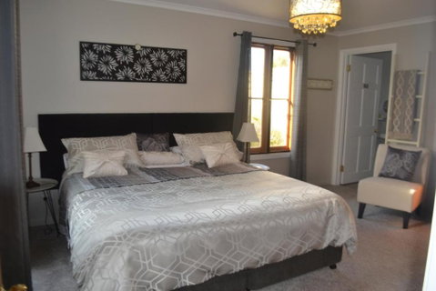 Mulberry Cottage Unique B&B Accommodation - Holiday Cairns 1
