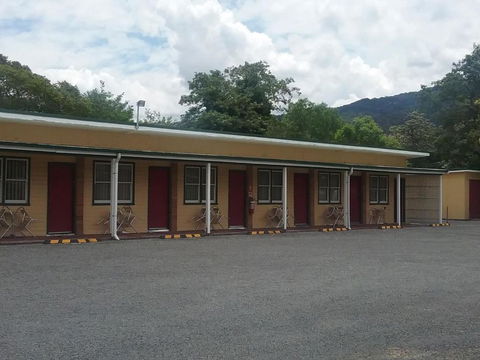 Murrurundi Motel - Holiday Cairns 0
