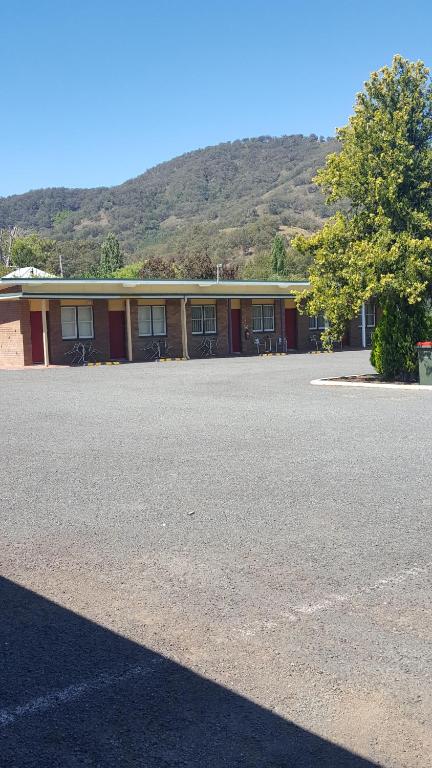 Murrurundi Motel - Holiday Cairns 1