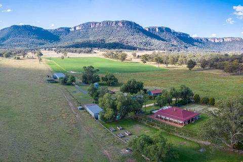 Myalla Farm, Leave The World Behind - Holiday Cairns 0