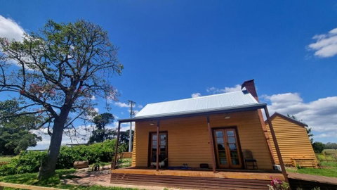 Myrtlebank Cottage Farmstay - Holiday Cairns 0