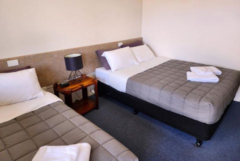 Nanango Star Motel - Holiday Cairns 2