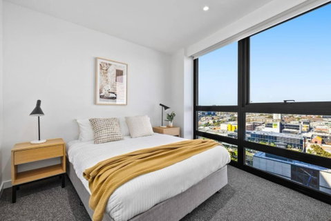 NEW Sensational Southbank Lux - Holiday Cairns 1