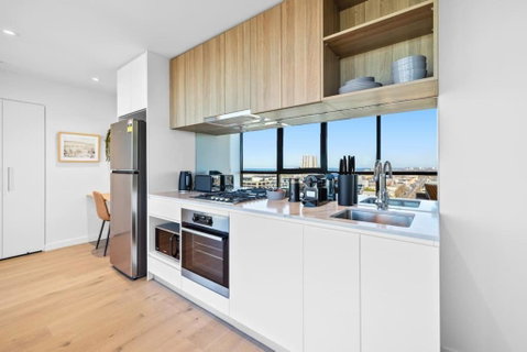 NEW Sensational Southbank Lux - Holiday Cairns 3