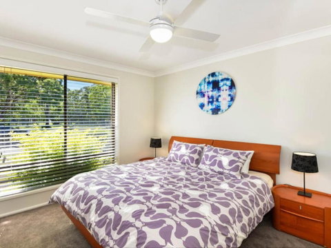 Noraville Summer House - Holiday Cairns 1