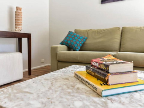 Noraville Summer House - Holiday Cairns 0