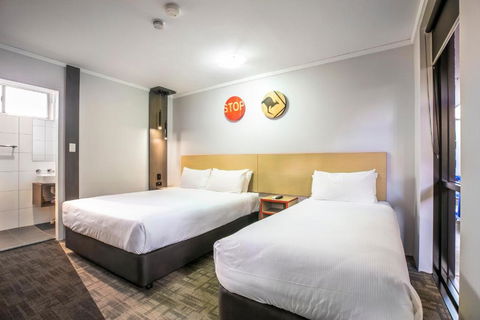 Nightcap At Jamison Hotel - Holiday Cairns 1
