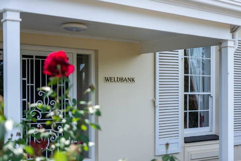 Normanville, Large Historic Three Bedroom Home - Holiday Cairns 1