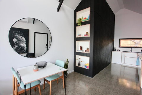 Nowra Studio Barn - Holiday Cairns 1