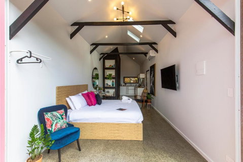 Nowra Studio Barn - Holiday Cairns 2