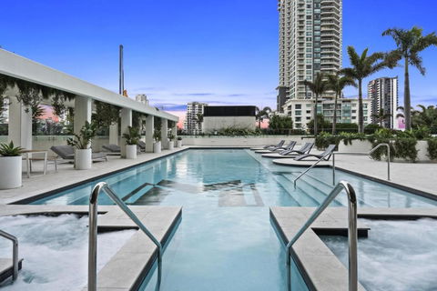 OCEAN Views In Beachside 2-Bedroom Unit - Q Stay - Holiday Cairns 3