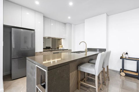 OCEAN Views In Beachside 2-Bedroom Unit - Q Stay - Holiday Cairns 1
