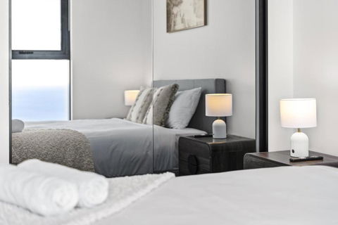 OCEAN Views In Beachside 2-Bedroom Unit - Q Stay - Holiday Cairns 2