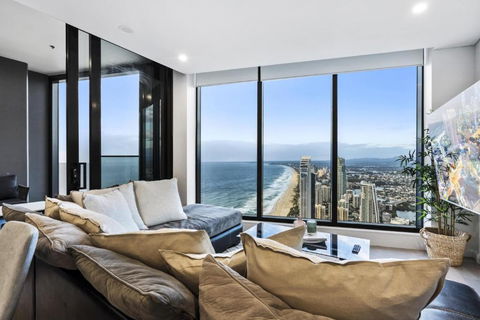 OCEAN Views In Beachside 2-Bedroom Unit - Q Stay - Holiday Cairns 0