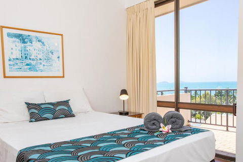 OCEAN VIEWS 10 - Holiday Cairns 3
