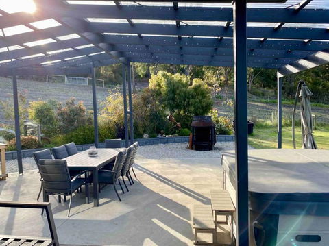 Ocean Views, Spacious & Private, Hot Hub - Holiday Cairns 2